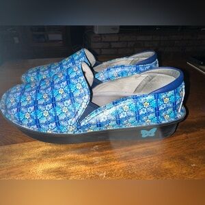 Alegria Rose's Blue Quilt Debra Ladies Nursing Shoes DEB-7602W